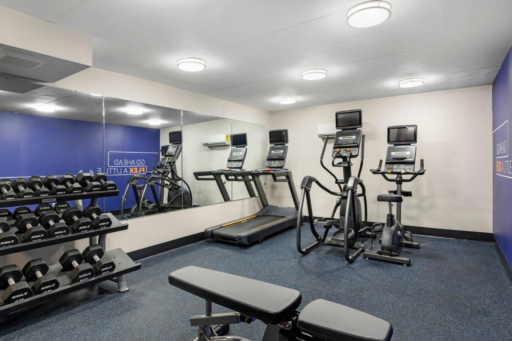 Holiday Inn Express Greencastle, An Ihg Hotel Ngoại thất bức ảnh